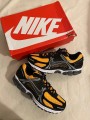Nike zoom vomero 5 sundial black orange / noir jaune orange