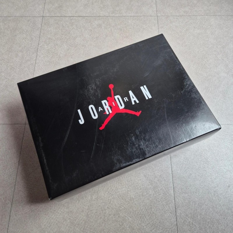 Jordan 9 OG "Olive" 2
