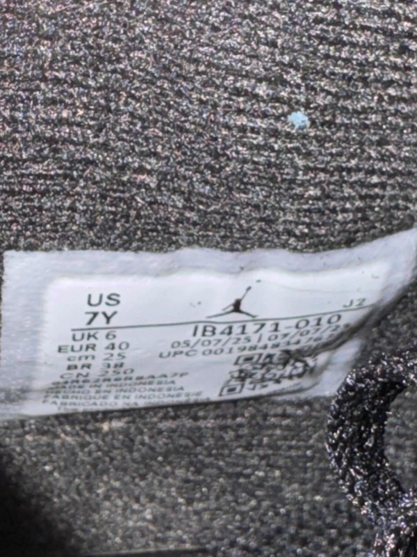 Jordan 4 Black Cat - Taille 40 2