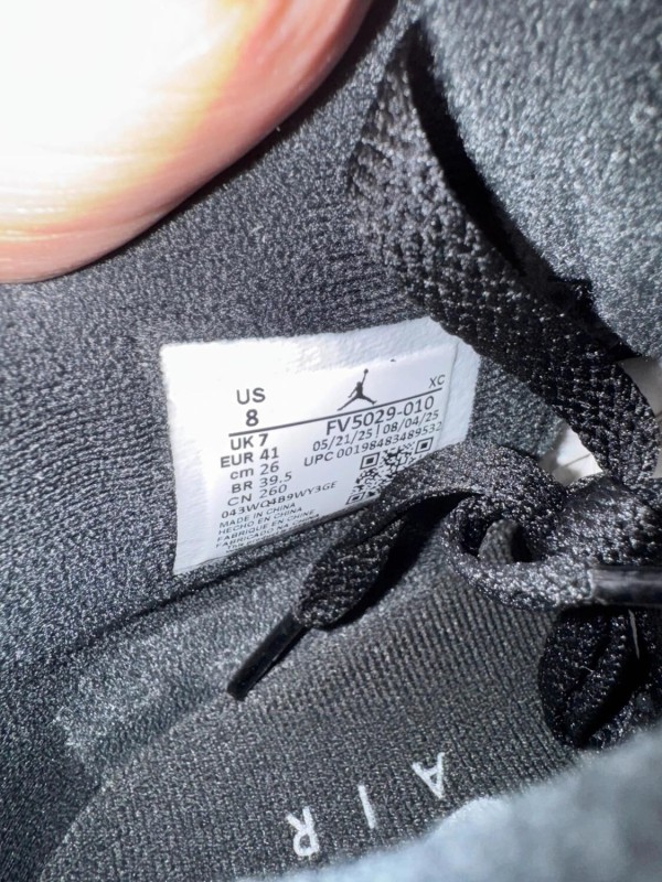 Jordan 4 Black Cat - Taille 41 2