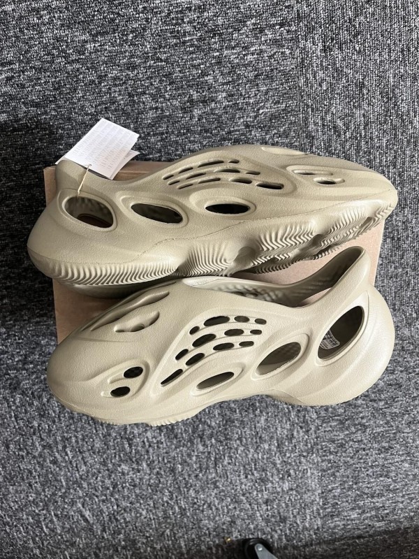 adidas Yeezy Foam RNR Stone Salt 2
