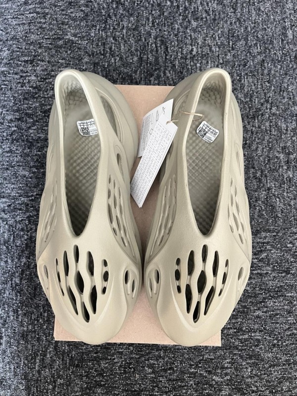 adidas Yeezy Foam RNR Stone Salt 2