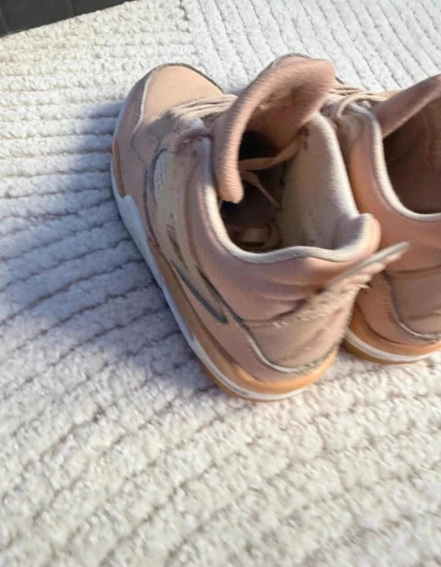 Jordan 4 Shimmer Rose Beige - 39 2