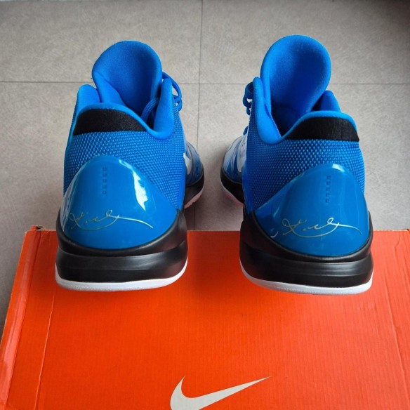 Kobe 5 "Miles Davis"