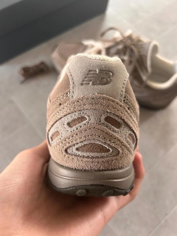 New Balance 204l mushroom brown arid stone cream white 2