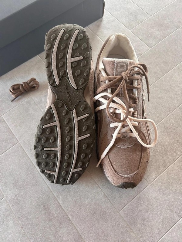 New Balance 204l mushroom brown arid stone cream white 2