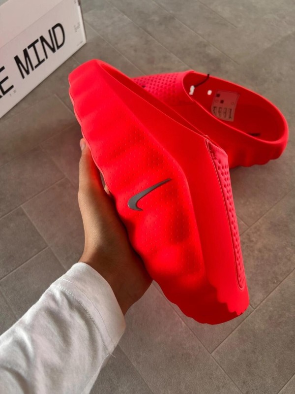 Nike Mind 001 crimson solar red 2