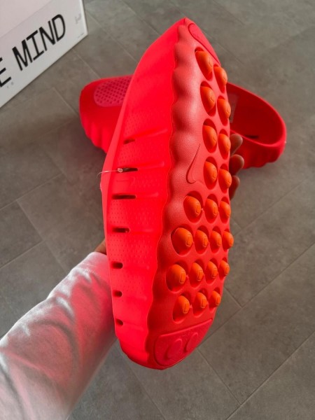 Nike Mind 001 crimson solar red