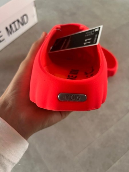 Nike Mind 001 crimson solar red