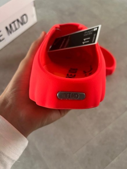 Nike Mind 001 crimson solar red