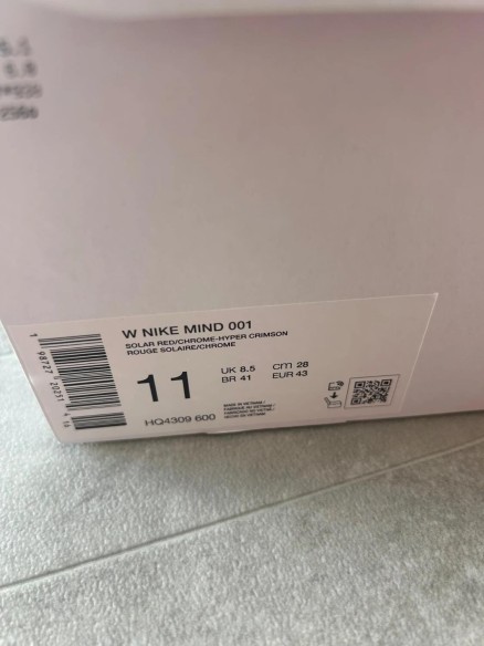 Nike Mind 001 crimson solar red
