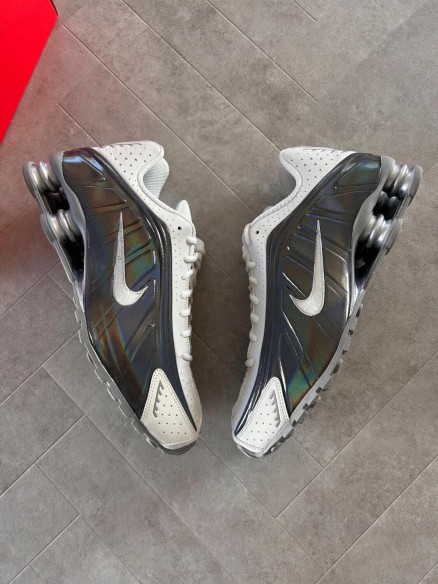 Nike Shox r4 white summit irridiscent brillant chrome