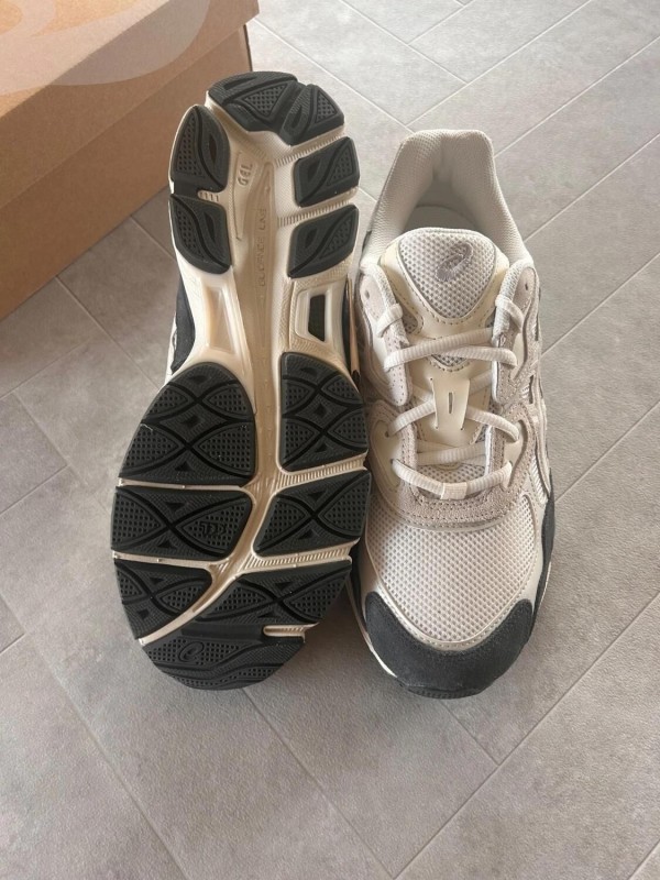 Asics gel nyc white smokey grey cream beige black 2