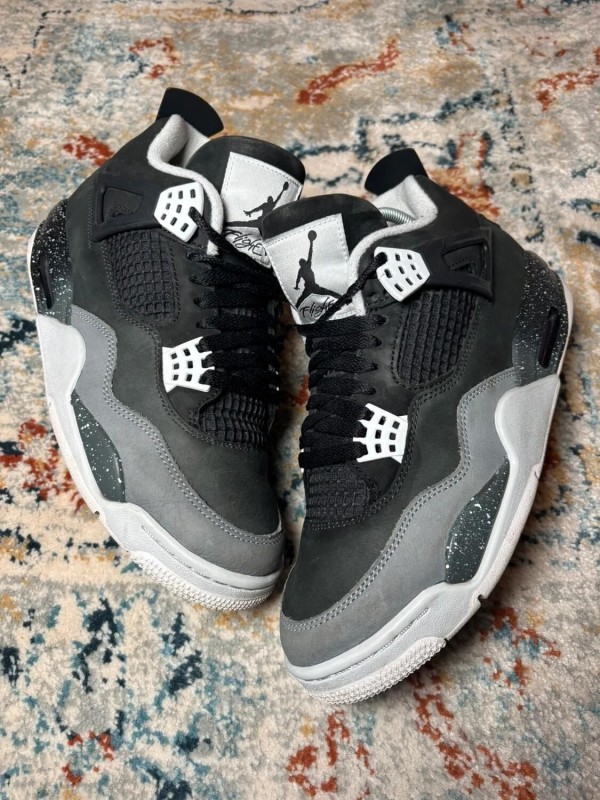 Air Jordan 4 Retro Fear