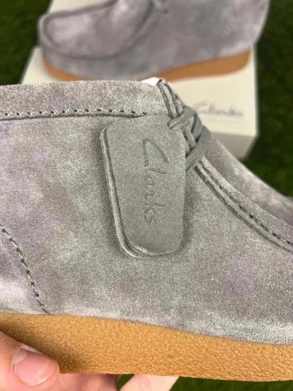 Clarks Wallabee Evo Nubuck Gris Clair - taille 44,5 EU 2