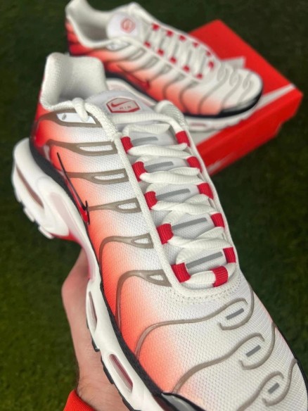 Nike air max plus blanc rouge rose - taille 38