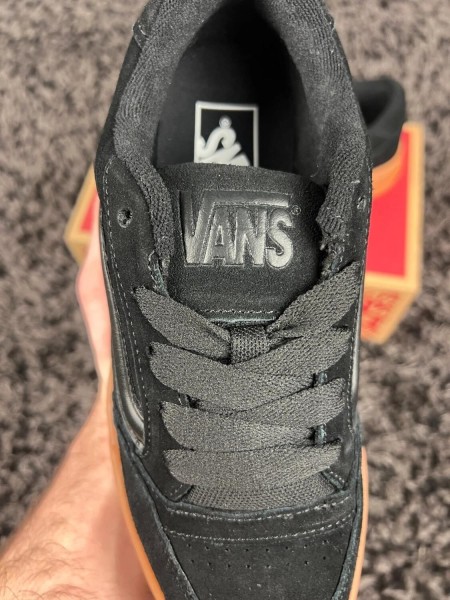 Vans Hylane noir semelle gomme - taille 36,5 EU