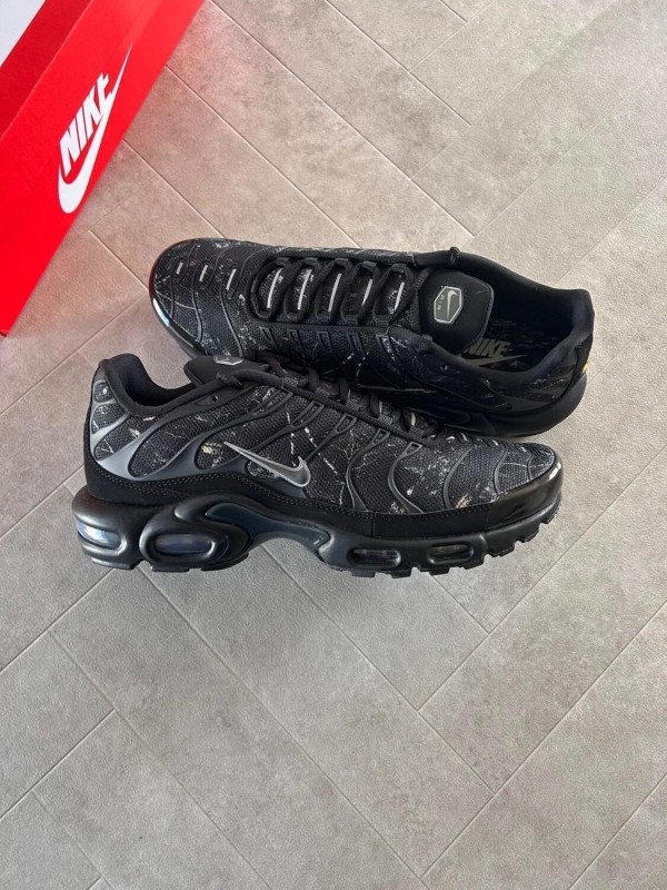 Nike air max plus tn camo black wood 2