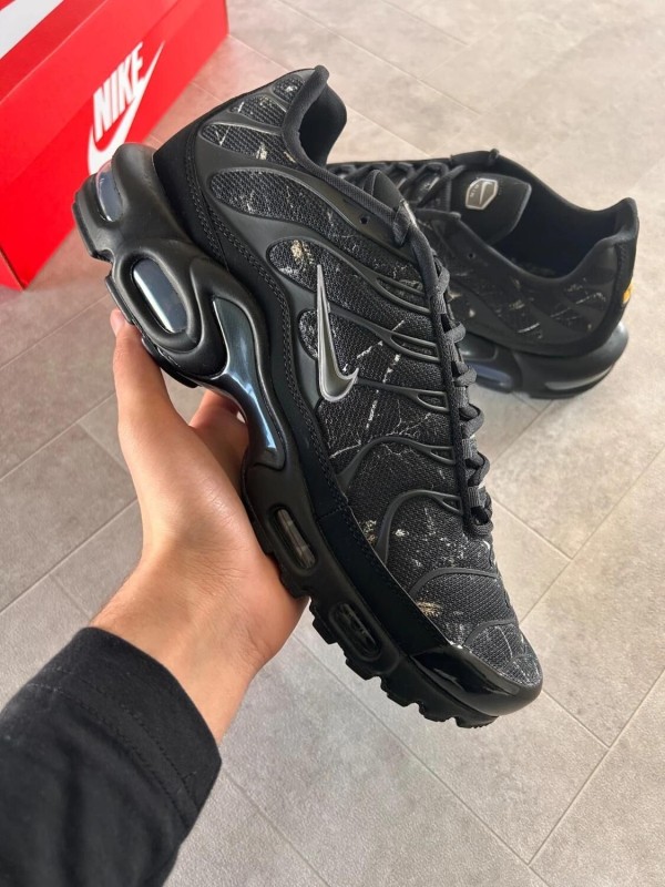 Nike air max plus tn camo black wood 2
