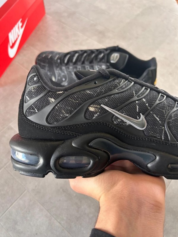 Nike air max plus tn camo black wood 2