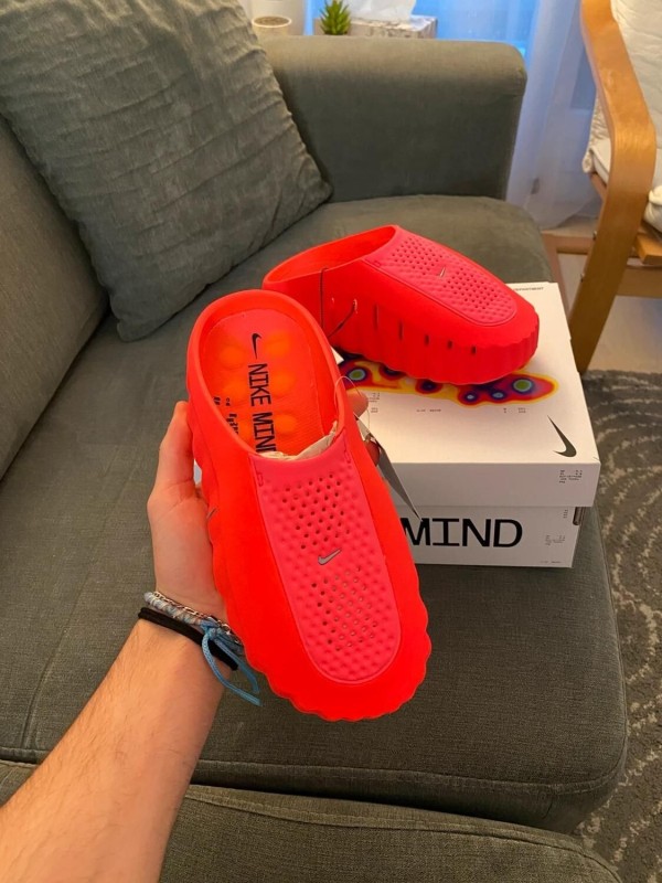 Nike Mind Red 2