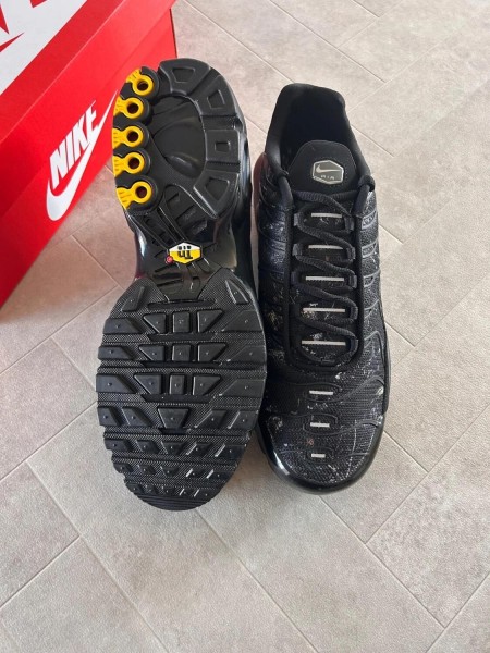 Nike air max plus tn camo black wood