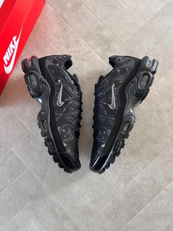Nike air max plus tn camo black wood 2