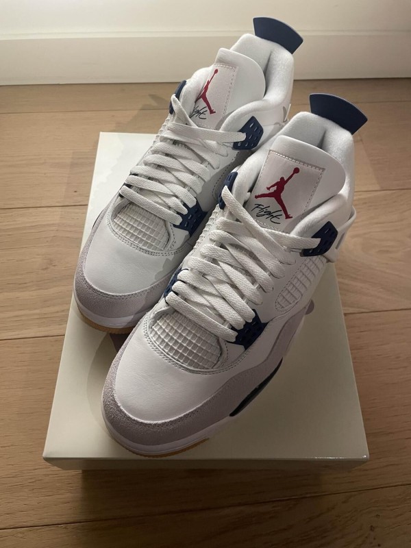 Jordan 4 navy blue 2