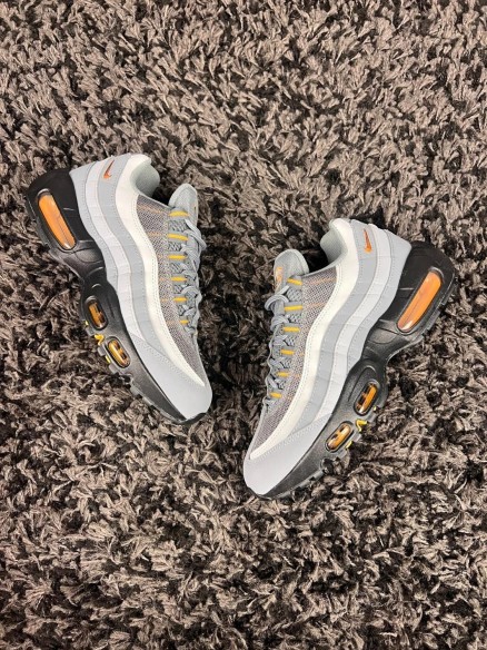 Nike Air Max 95 Cuir Noir Gris Orange - Taille 38 EU
