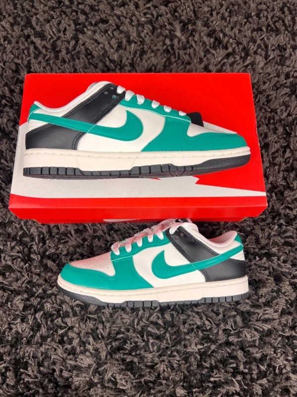 Nike Dunk Low Cuir Vert Clair Noir - Taille 39 EU 2