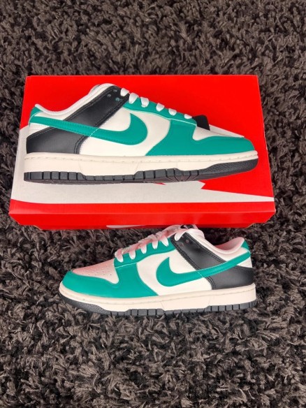 Nike Dunk Low Cuir Vert Clair Noir - Taille 39 EU