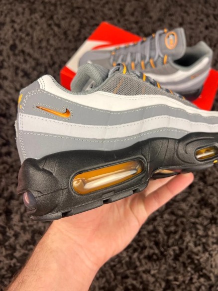 Nike Air Max 95 Cuir Noir Gris Orange - Taille 38 EU