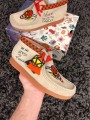 Clarks Wallabee Nubuck x stranger things beige we are nerds - taille 39 EU