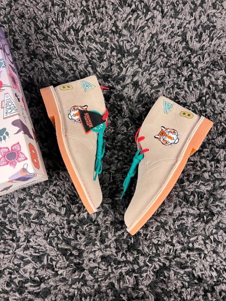Clarks Desert Boot Nubuck x stranger things beige tigers - taille 39 EU