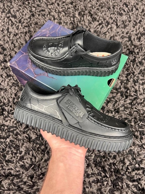 Clarks Torhill Leather x Stranger Things Noir - Taille 35,5 EU