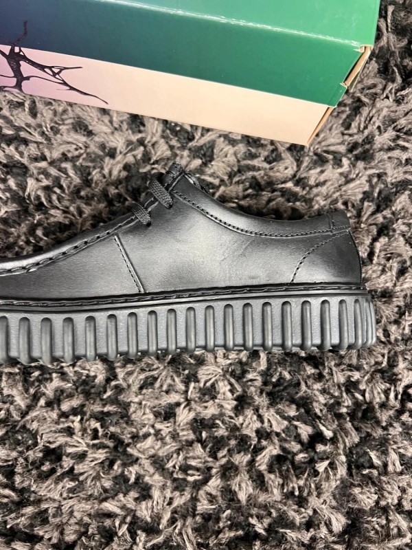 Clarks Torhill Leather x Stranger Things Noir - Taille 35,5 EU 2