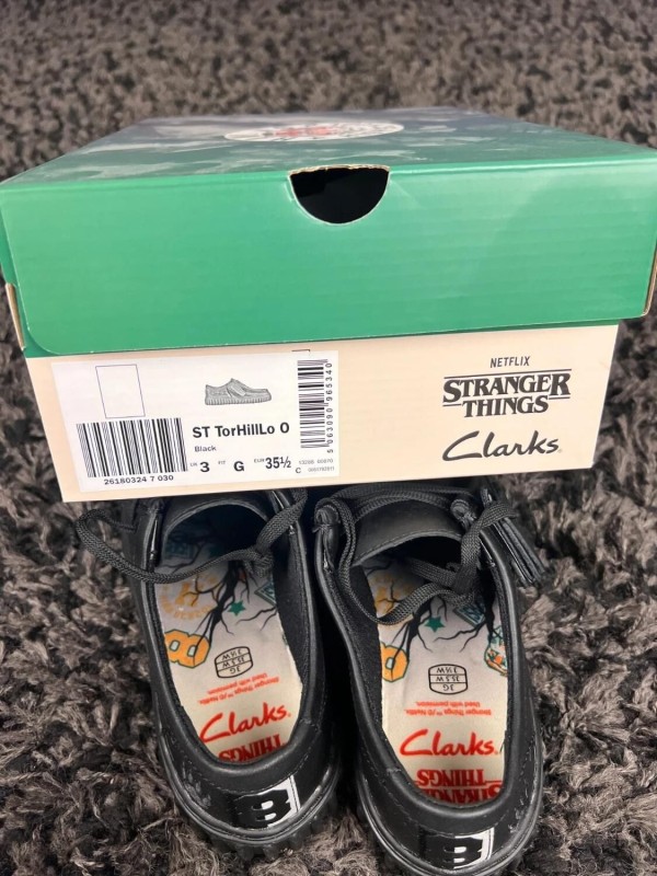Clarks Torhill Leather x Stranger Things Noir - Taille 35,5 EU 2