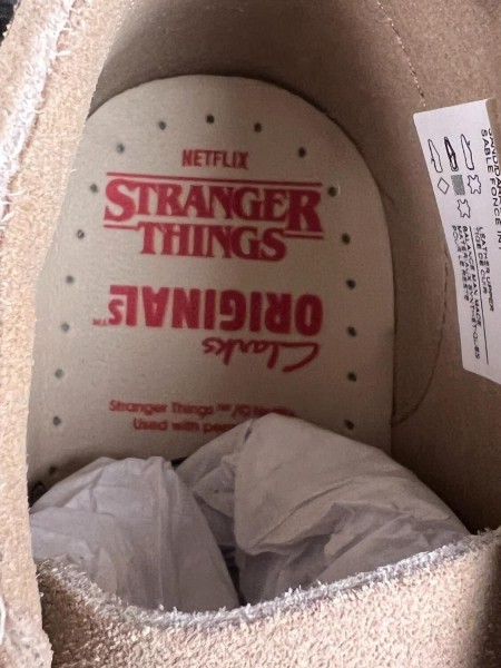 Clarks Desert Boot Nubuck x stranger things beige black tigers - taille 38 EU