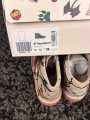 Clarks Desert Boot Nubuck x stranger things beige black tigers - taille 38 EU