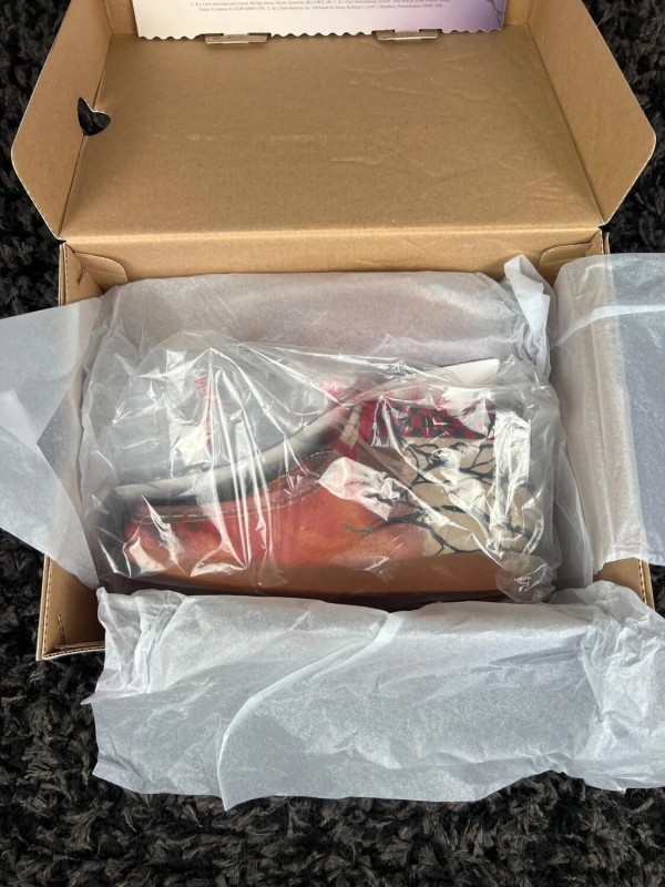 Clarks wallabee nubuck x stranger things rose - taille 38 EU 2