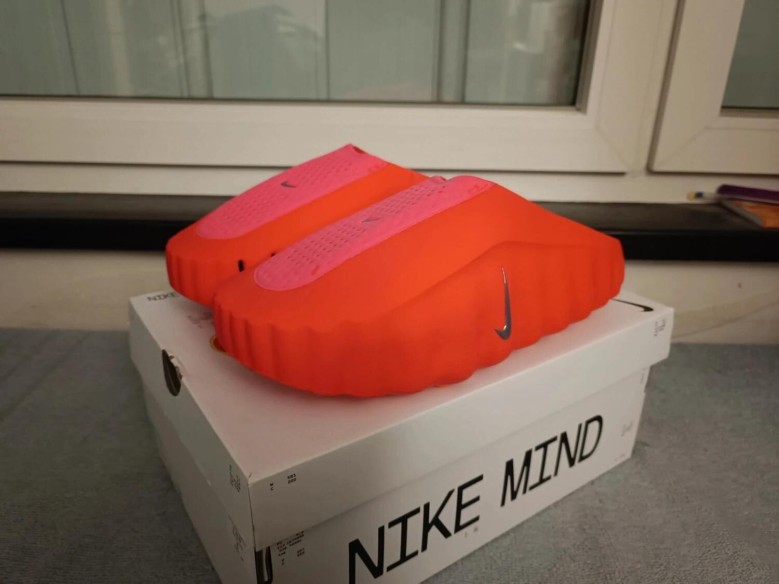 Nike Mind 001 Slide Solar Red 44