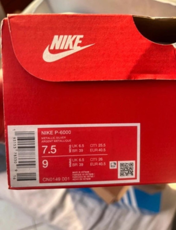 Nike P-6000 metallic silver taille 40,5 2