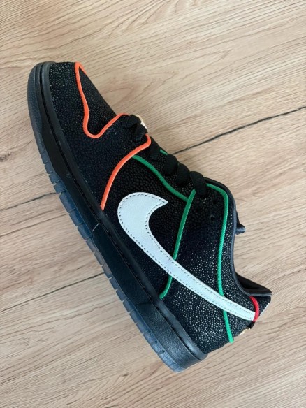 Nike SB Dunk Low Bronx Girls Skate - EU 43