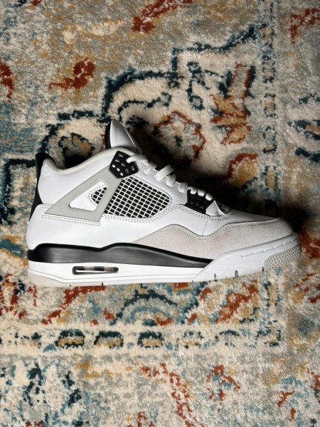 Air Jordan 4 Military Black