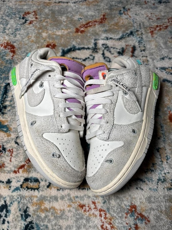 Nike dunk low off white
