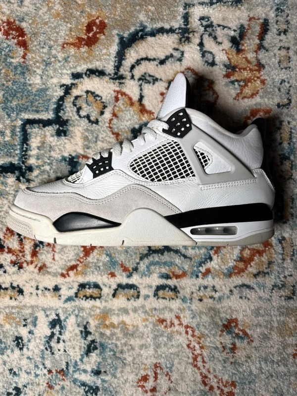 Air Jordan 4 Retro Military Black 2