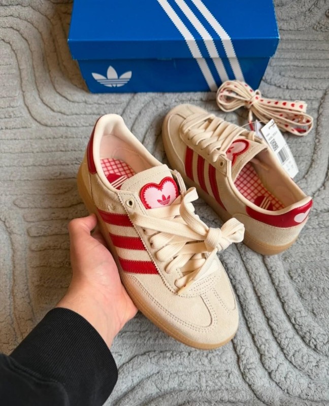 adidas handball spezial red cream " Saint Valentin " Taille 40 2