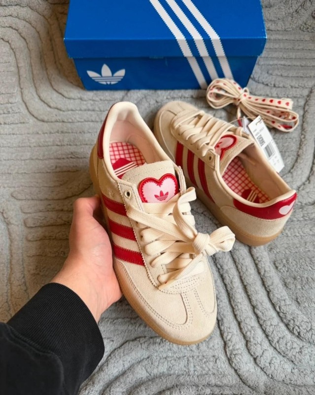 adidas handball spezial red cream " Saint Valentin " Taille 40 2
