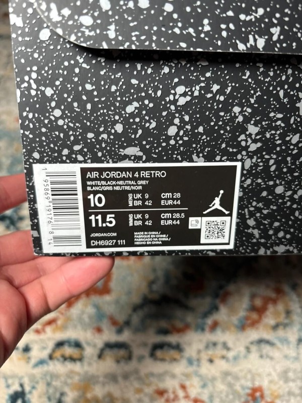 Air Jordan 4 Retro Military Black 2
