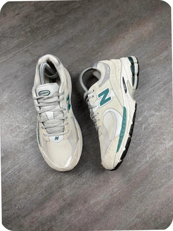 New balance 2002r Grey / Green ( taille 38 )